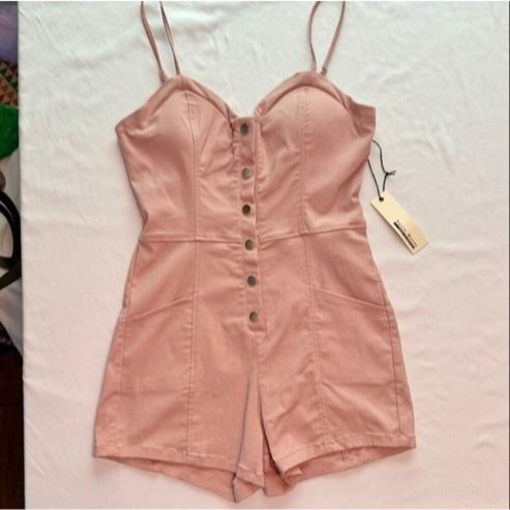 NWT Haute Monde mauve pink romper. Size Large